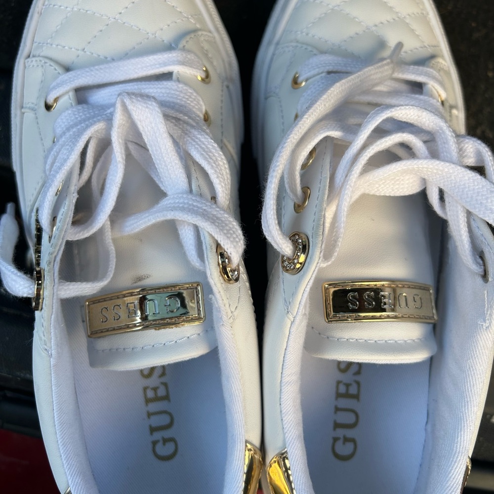 GUESS Women's White and Gold Sneakers
